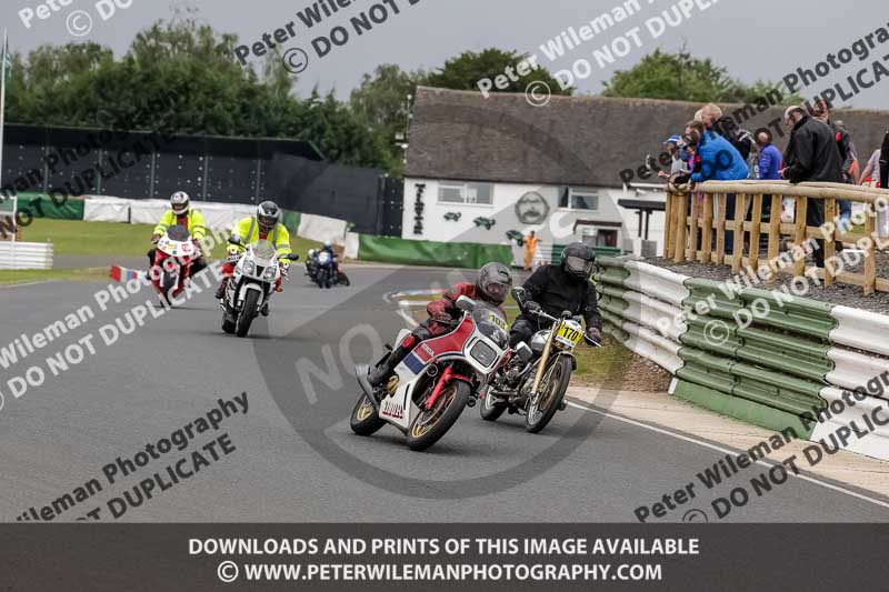 Vintage motorcycle club;eventdigitalimages;mallory park;mallory park trackday photographs;no limits trackdays;peter wileman photography;trackday digital images;trackday photos;vmcc festival 1000 bikes photographs